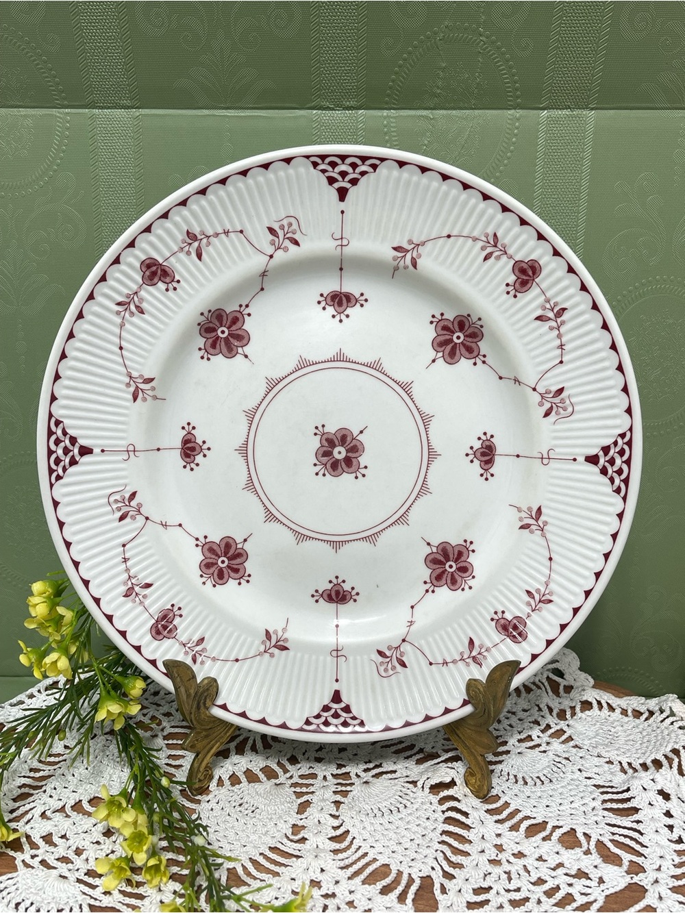 Vintage Floral Dinner Plate in Burgundy